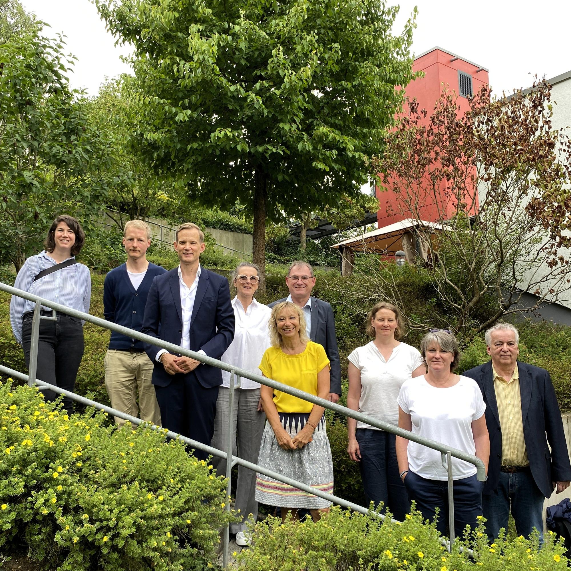 ASH_gruppenbild_hochkant