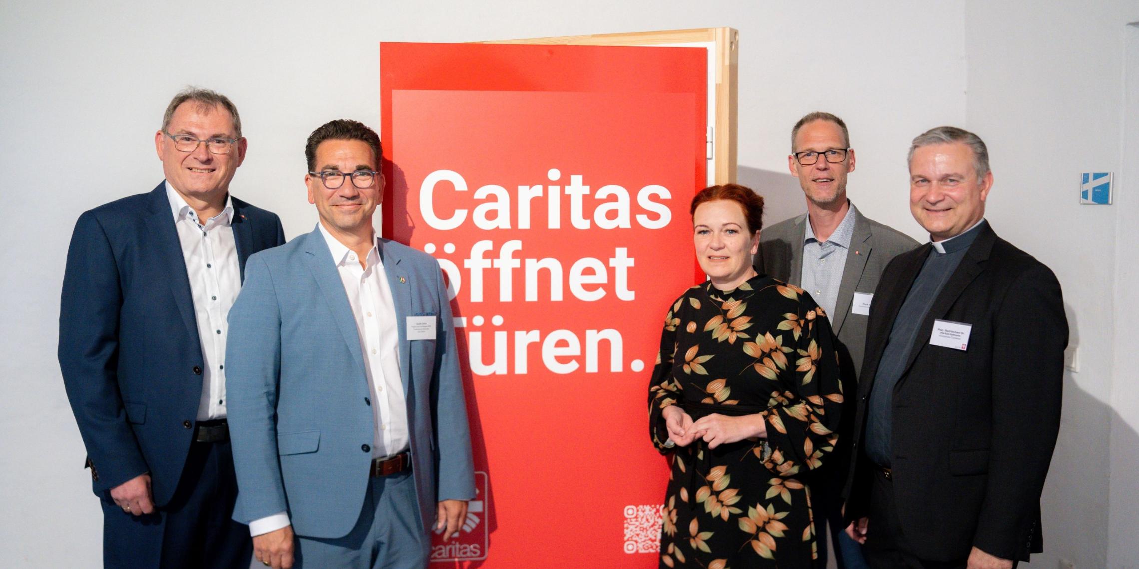 Pressefoto vom Jahresempfang vor der Roten Tür