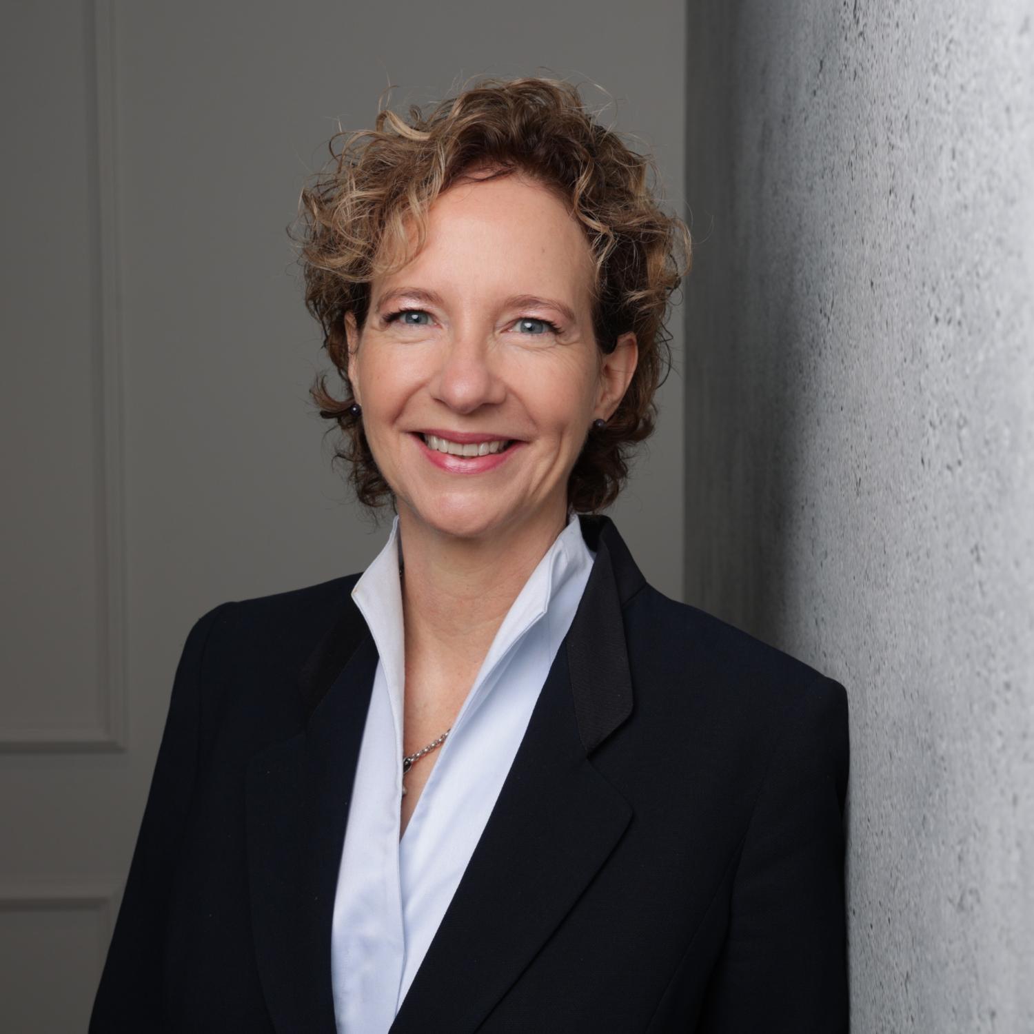 Dr. Ruth Schorn
