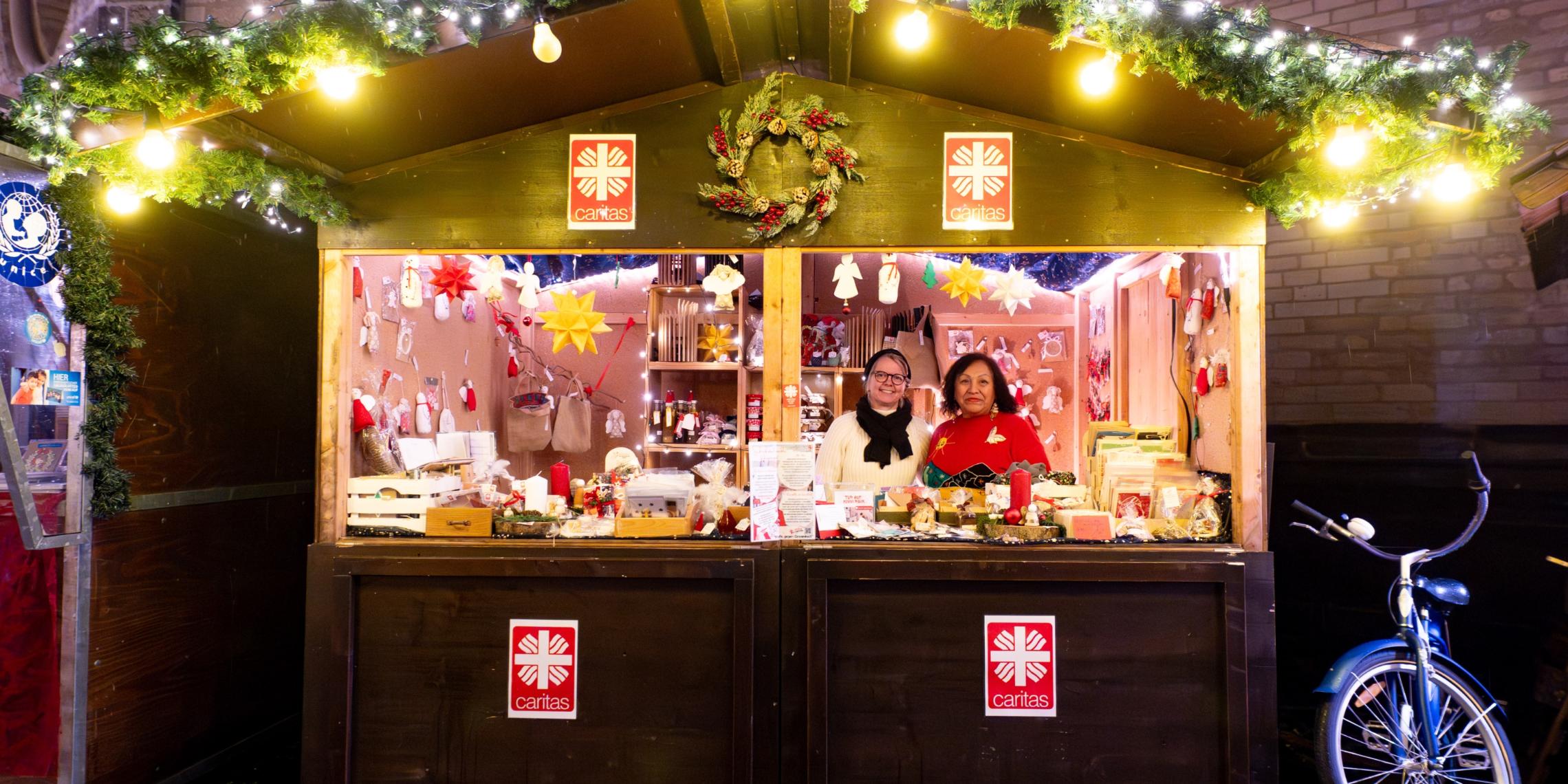 Caritas-Stand auf dem Weihnachtsmarkt-4767